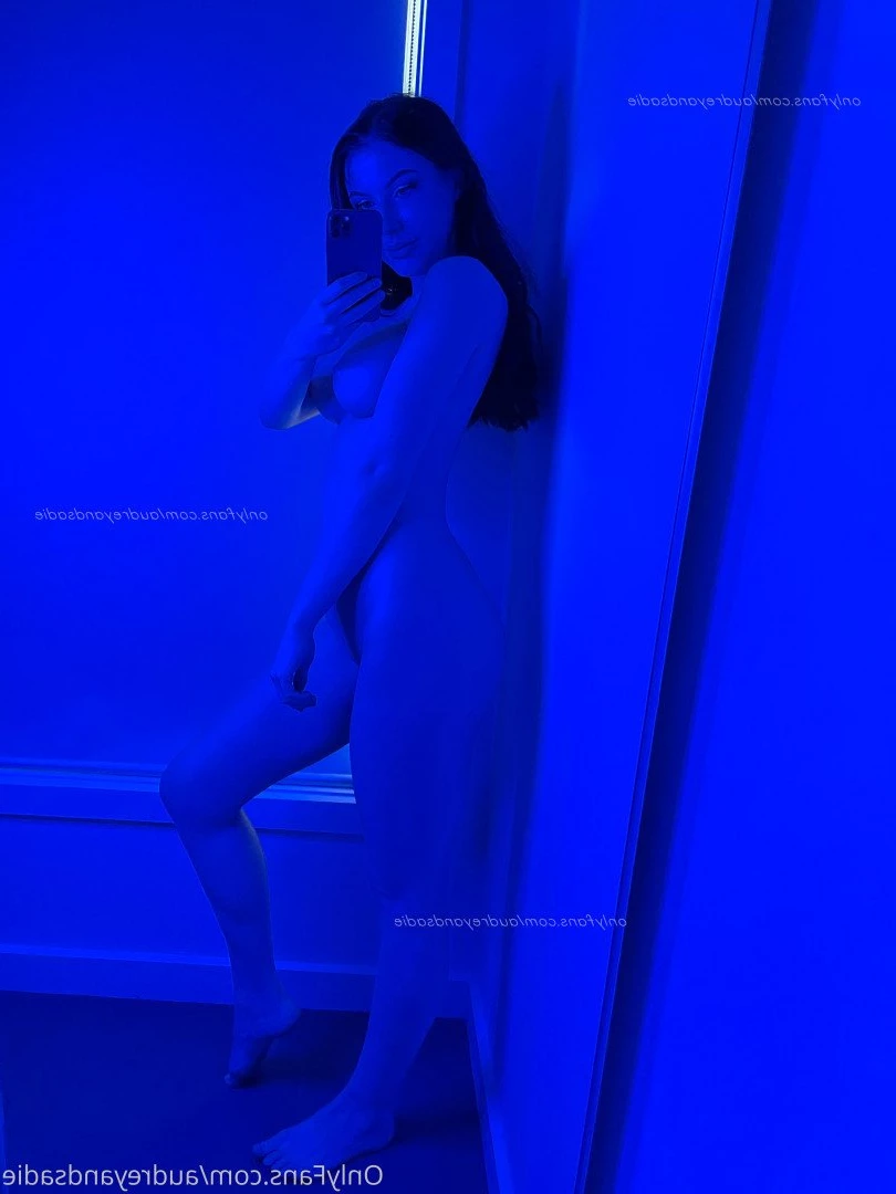 𝗔𝘂𝗱𝗿𝗲𝘆 &amp; 𝗦𝗮𝗱𝗶𝗲 🦋 𝗡𝗢 𝗣𝗣𝗩 [ audreyandsadie ] Onlyfans leaked photo 118536 on Hotleaks.tv
