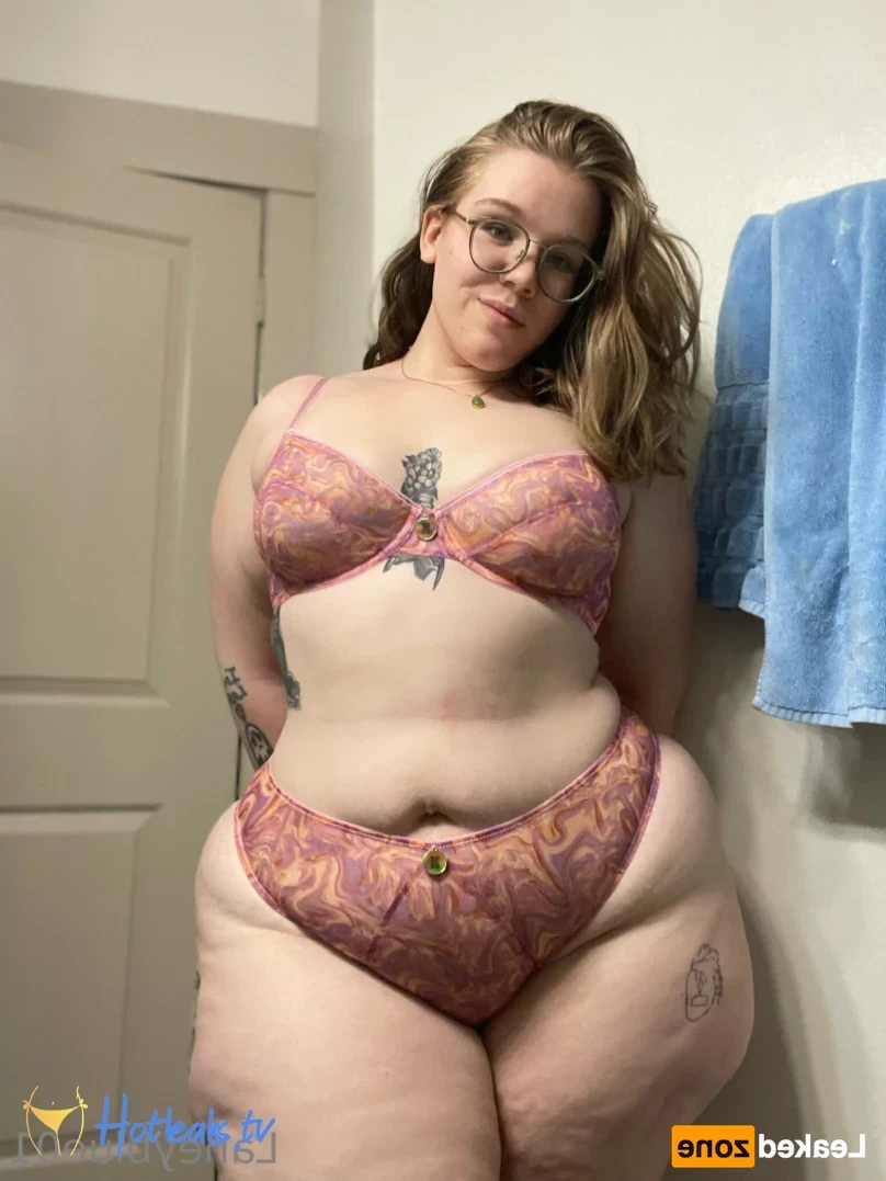 Laney Blue [ laneyblue01 ] Onlyfans leaked photo 15522460 on Hotleaks.tv