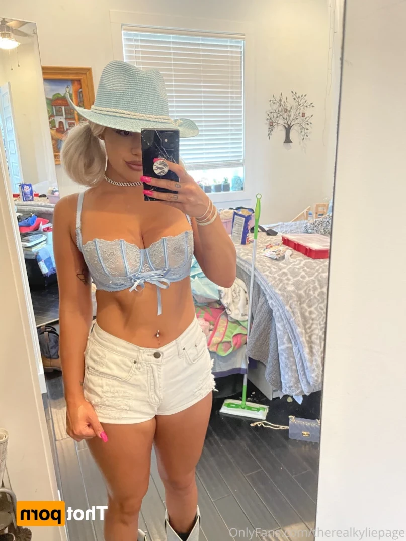 Kylie Page [ therealkyliepage ] Onlyfans leaked photo 15541313 on Hotleaks.tv