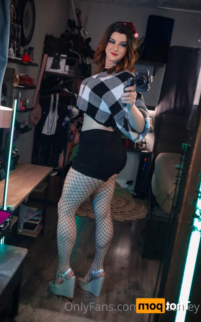Ashley Barron (Trap) [ alsoashley ] Onlyfans leaked photo 13024564 on Hotleaks.tv