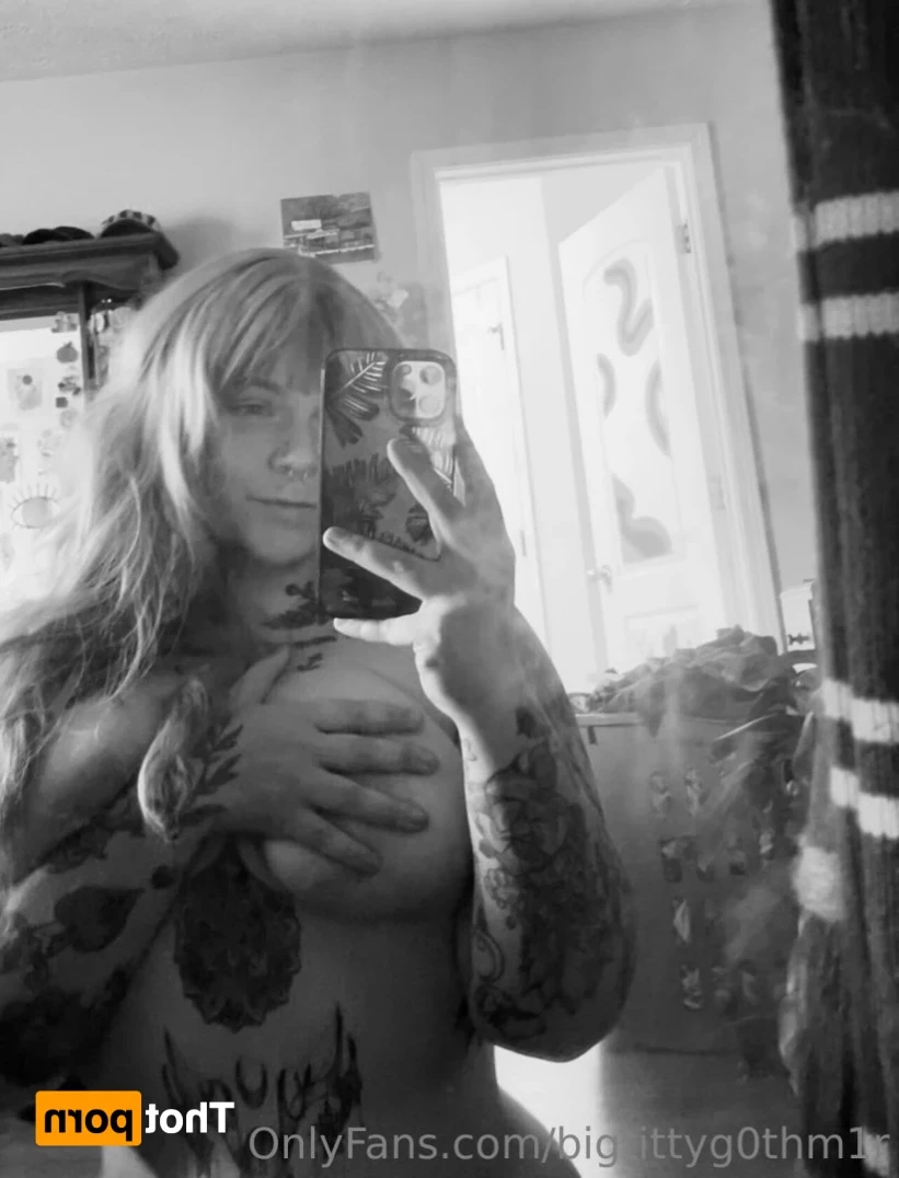 bigtittyg0thm1r Onlyfans leaked photo 15567014 on Hotleaks.tv