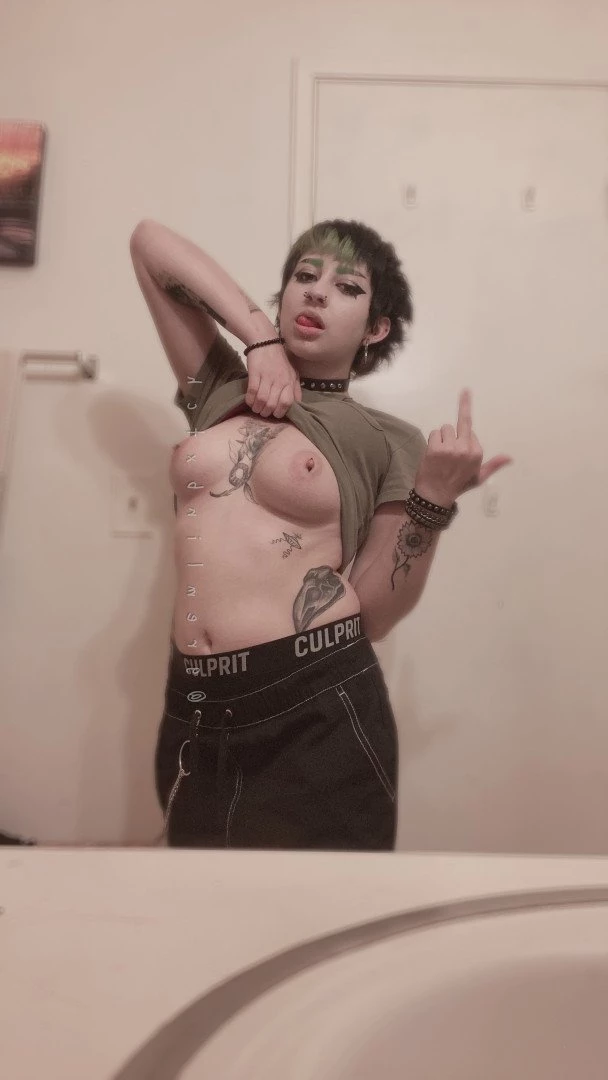 gremlinbxtch Onlyfans leaked photo 4423753 on Hotleaks.tv