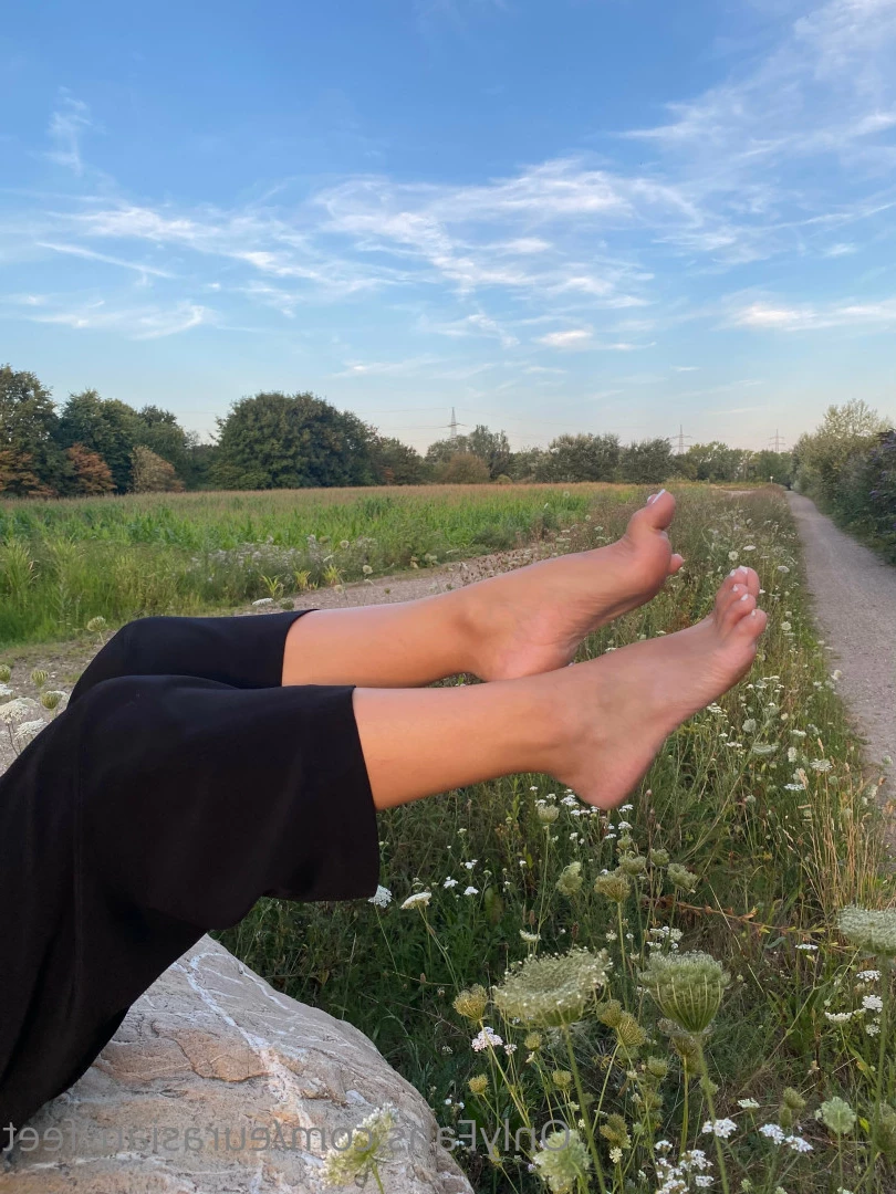 Eurasian Feet [ eurasian_feet ] Onlyfans leaked photo 6620212 on Hotleaks.tv