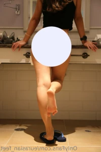15593352