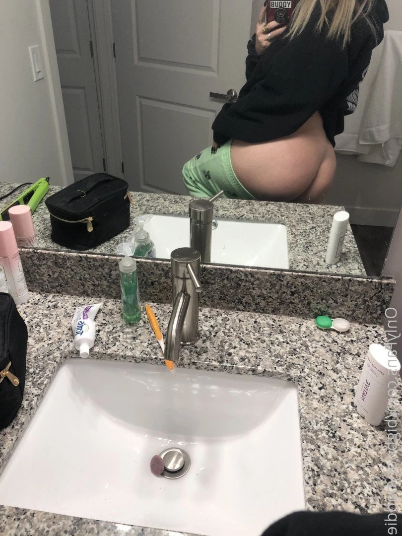 ASHLEY UR GF 📱😋💘 [ freshmenashley2 ] Onlyfans leaked photo 1426907 on Hotleaks.tv