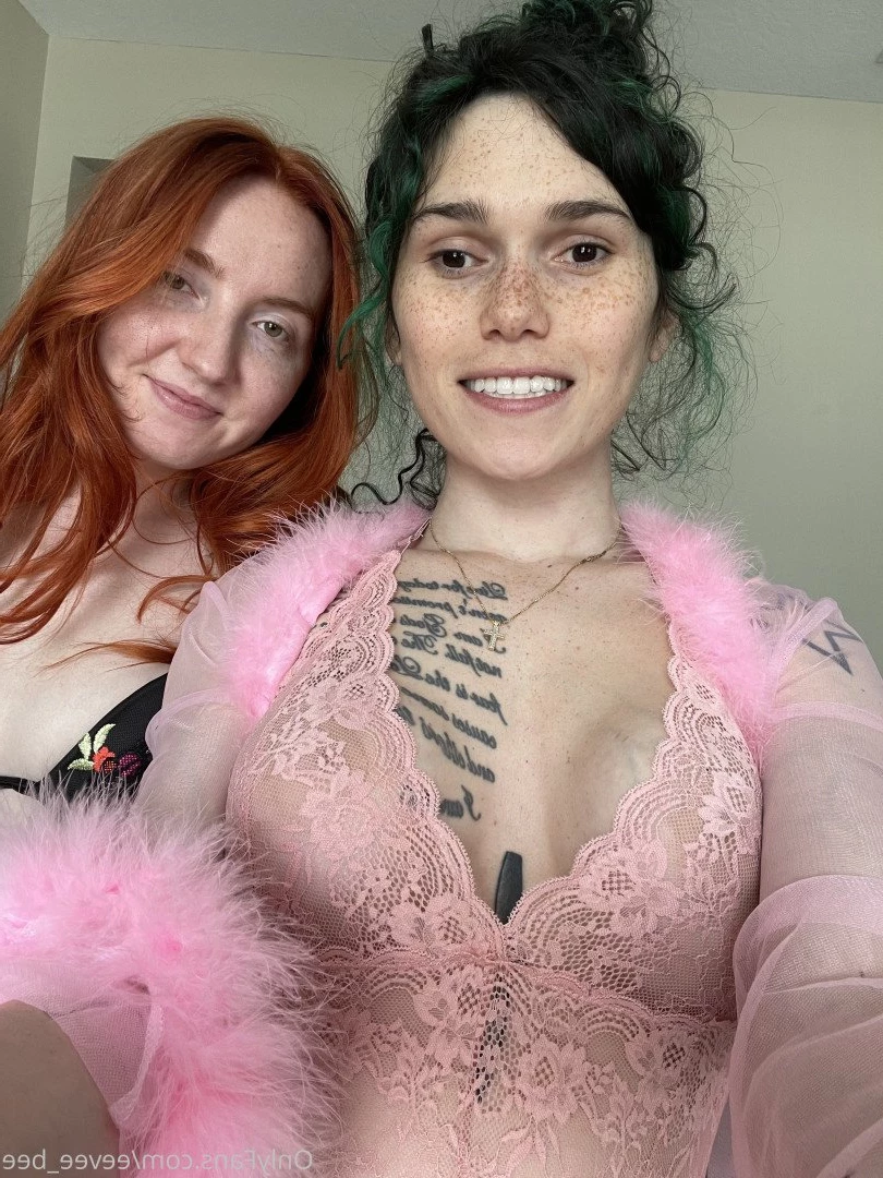 𝙀𝙚𝙫𝙚𝙚 &amp; 𝙂𝙞𝙣𝙜𝙚𝙧 💕 [ eevee_bee ] Onlyfans leaked photo 4385403 on Hotleaks.tv