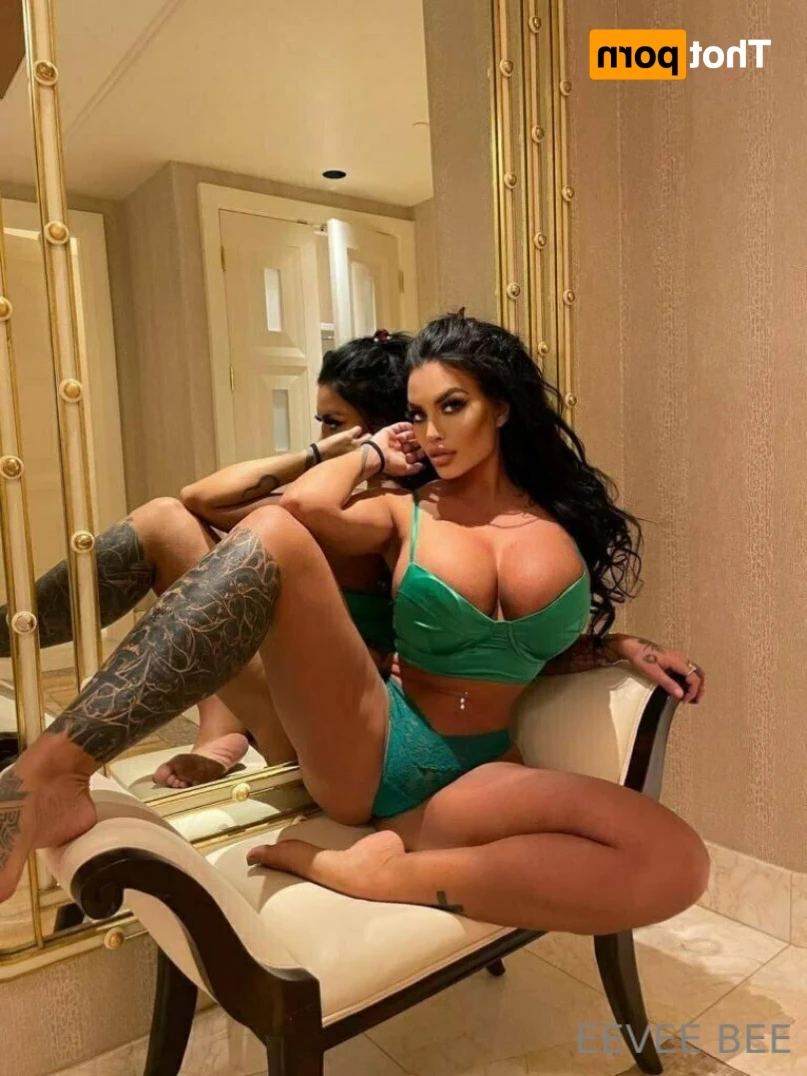 𝙀𝙚𝙫𝙚𝙚 &amp; 𝙂𝙞𝙣𝙜𝙚𝙧 💕 [ eevee_bee ] Onlyfans leaked photo 15424558 on Hotleaks.tv