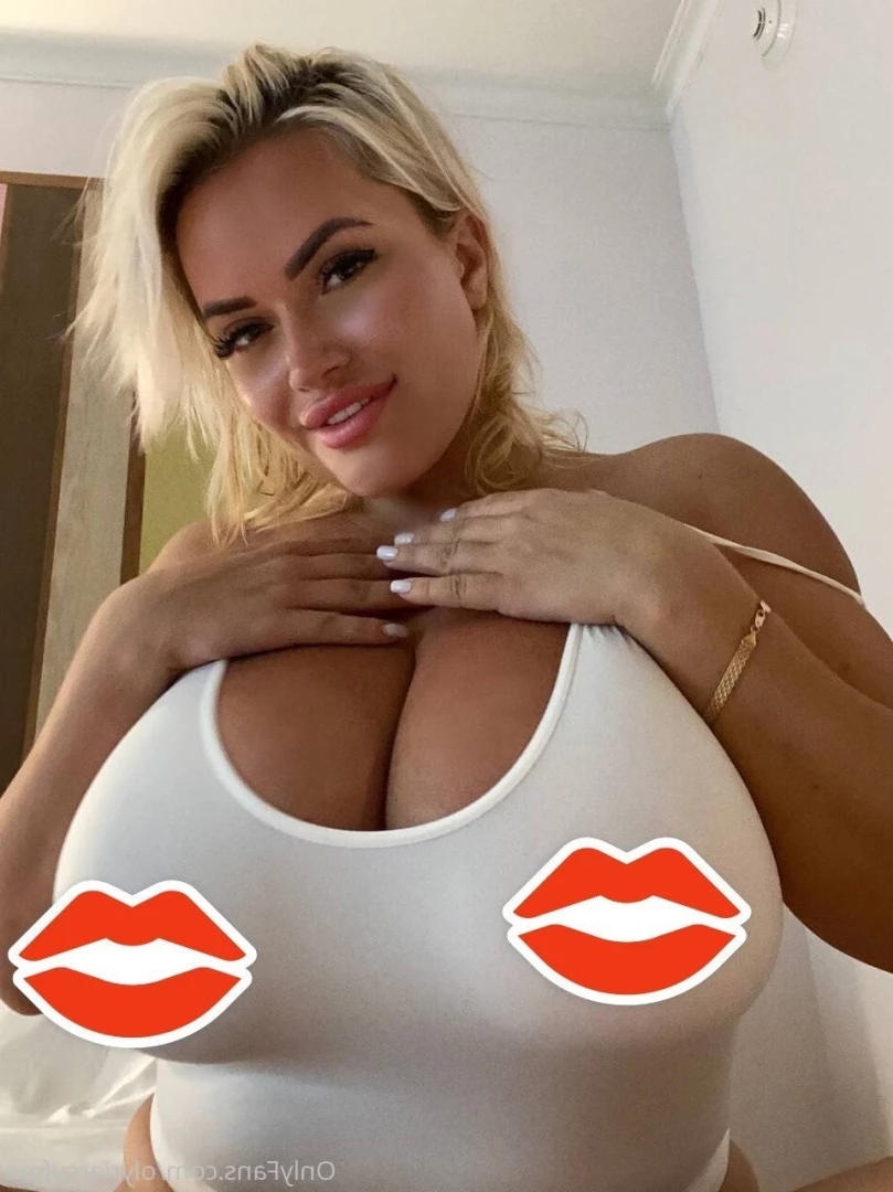 Olyria Roy [ olyriaroyfree ] Onlyfans leaked photo 6103808 on Hotleaks.tv