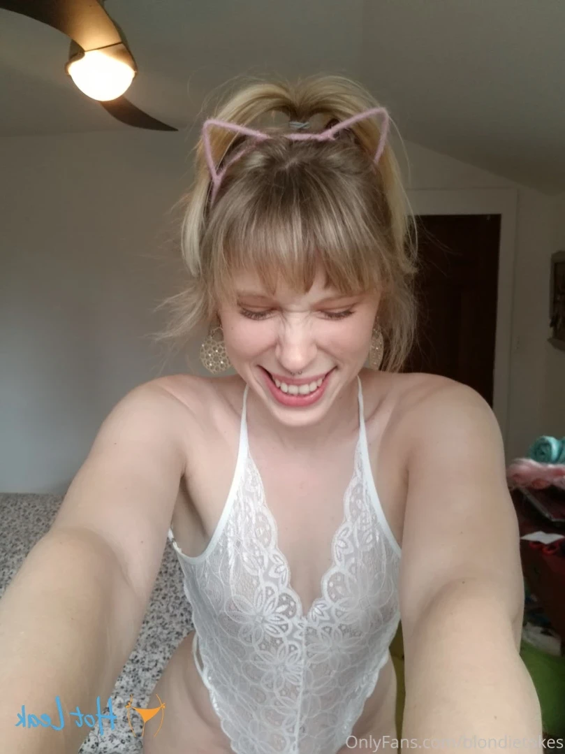 Blondie Blooms 🍑💦 [ blondieblooms ] Onlyfans leaked photo 12204472 on Hotleaks.tv