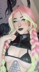 18521301