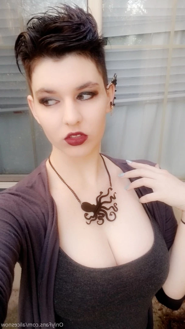 Alice ~ Big Tittied Goth Girlfriend [ alicesnow ] Onlyfans leaked photo 9999404 on Hotleaks.tv