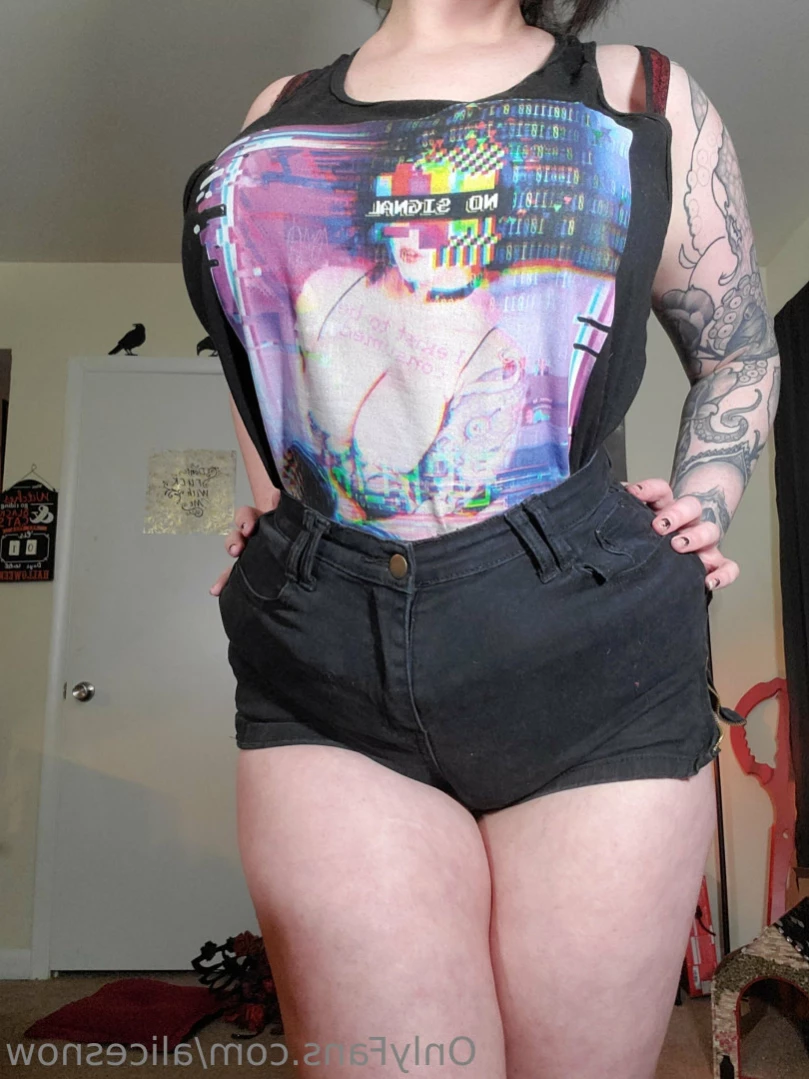Alice ~ Big Tittied Goth Girlfriend [ alicesnow ] Onlyfans leaked photo 11671383 on Hotleaks.tv