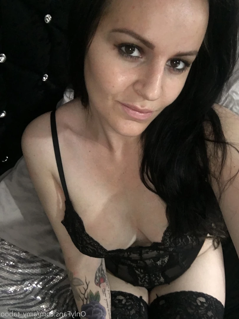 SINGLE DICK HUNTER ❌TABOO QUEEN 👑 [ amy_taboo ] Onlyfans leaked photo 15417038 on Hotleaks.tv