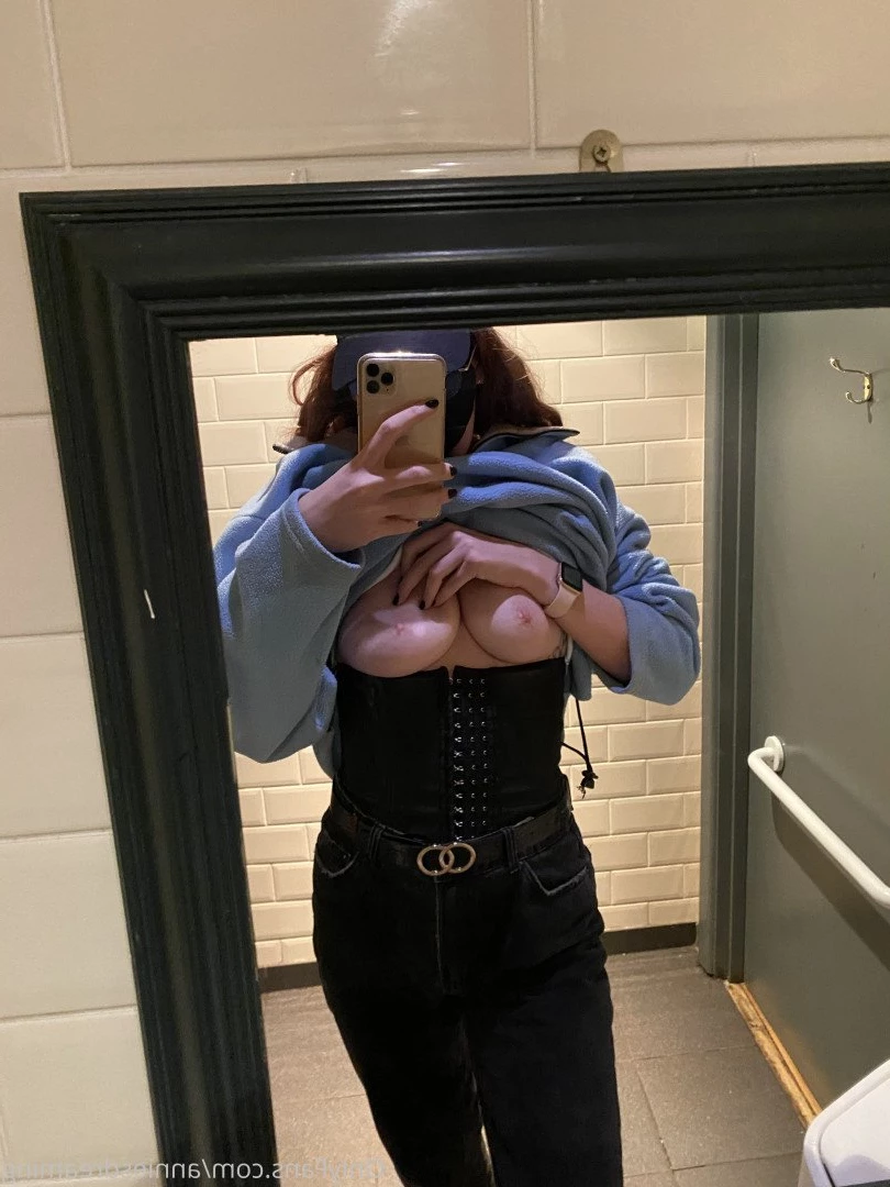 Annie the redhead with 2 pussies 🥵 [ annieecharlotte ] Onlyfans leaked photo 3913947 on Hotleaks.tv