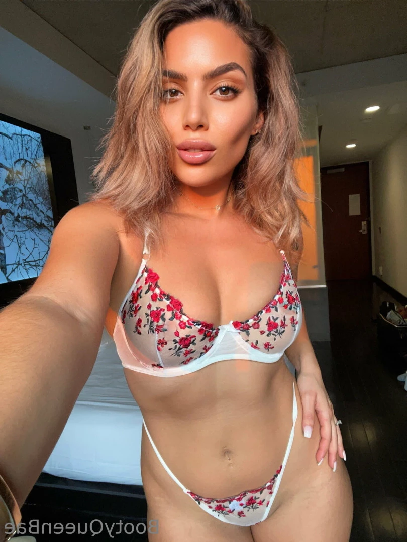 araqueenbae [ bootyqueenbae ] Onlyfans leaked photo 6067495 on Hotleaks.tv