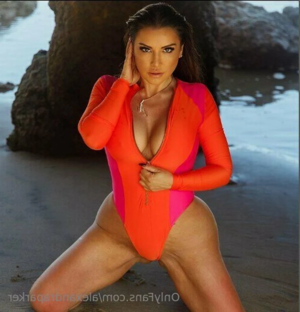 #1 SEXTNG HOTWIFE [ alexandraparker ] Onlyfans leaked photo 12939218 on Hotleaks.tv