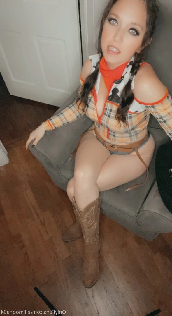 Alli Moona [ allimoona04 ] Onlyfans leaked photo 3842561 on Hotleaks.tv