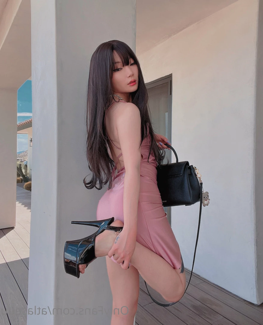 Atlaseuu (FREE top 0.4%) [ atlaseuu ] Onlyfans leaked photo 6464669 on Hotleaks.tv