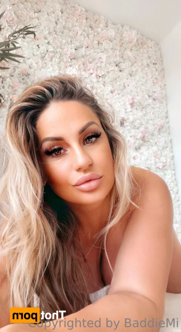 𝗖𝗮𝗹𝗹 𝗢𝗳 𝗕𝗼𝗼𝘁𝘆 🍑 [ baddiemi ] Onlyfans leaked photo 13376954 on Hotleaks.tv