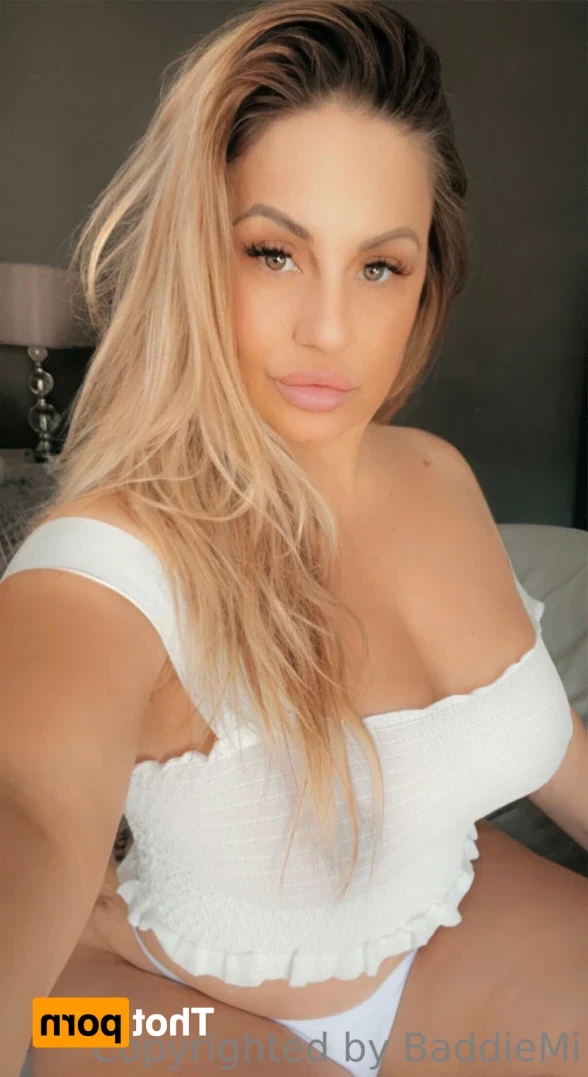 𝗖𝗮𝗹𝗹 𝗢𝗳 𝗕𝗼𝗼𝘁𝘆 🍑 [ baddiemi ] Onlyfans leaked photo 16511489 on Hotleaks.tv