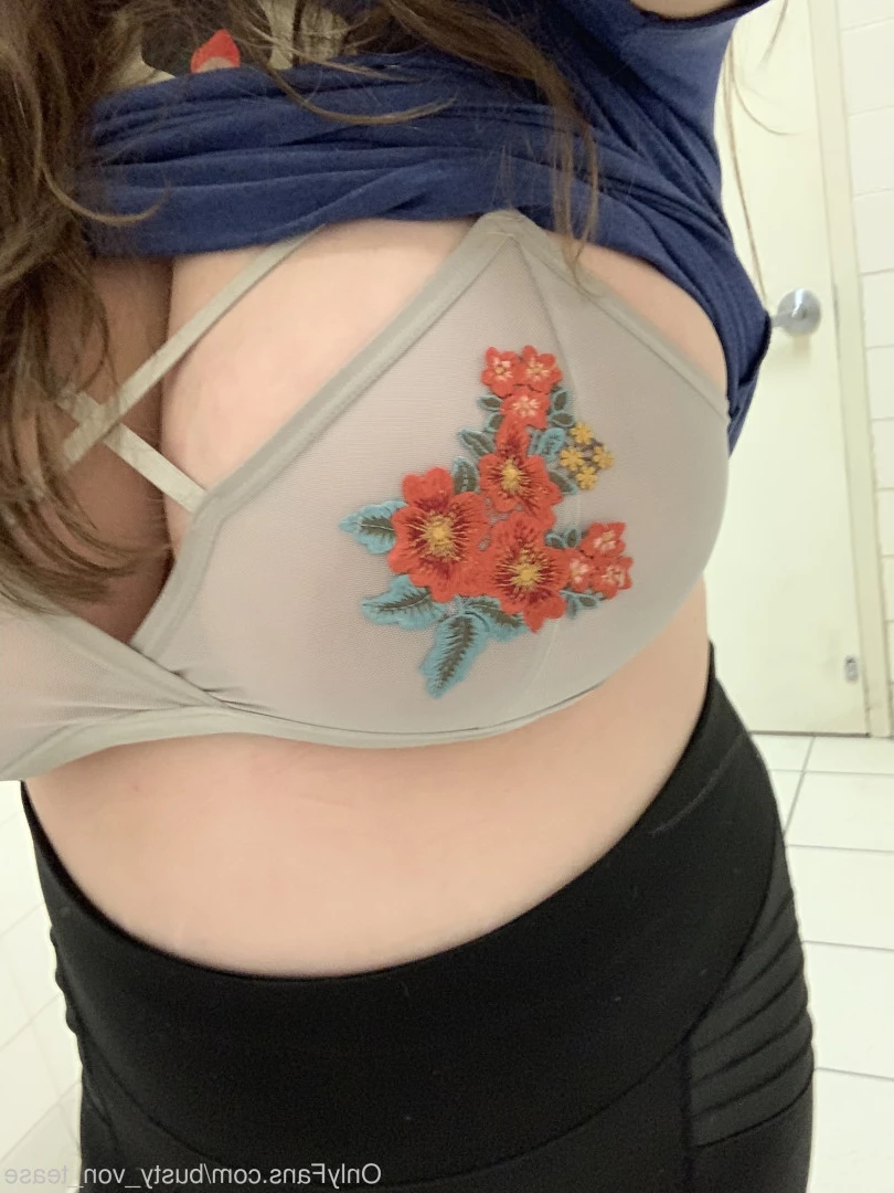 Busty Von Tease [ busty_von_tease ] Onlyfans leaked photo 6324757 on Hotleaks.tv