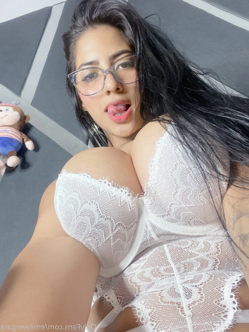 Bella 🌺 [ emilyvergara ] Onlyfans leaked photo 3435084 on Hotleaks.tv
