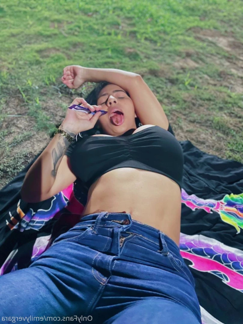 Bella 🌺 [ emilyvergara ] Onlyfans leaked photo 13156074 on Hotleaks.tv