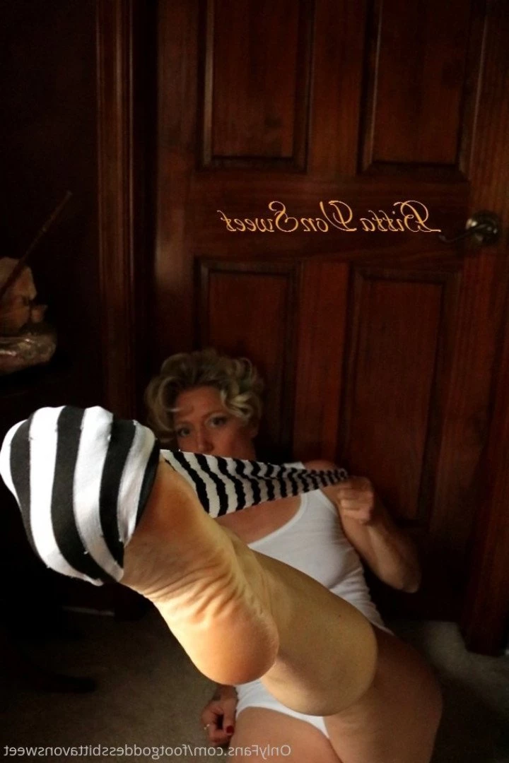 Foot Fetish Goddess Bitta VonSweet feet [ footgoddessbittavonsweet ] Onlyfans leaked photo 3336174 on Hotleaks.tv