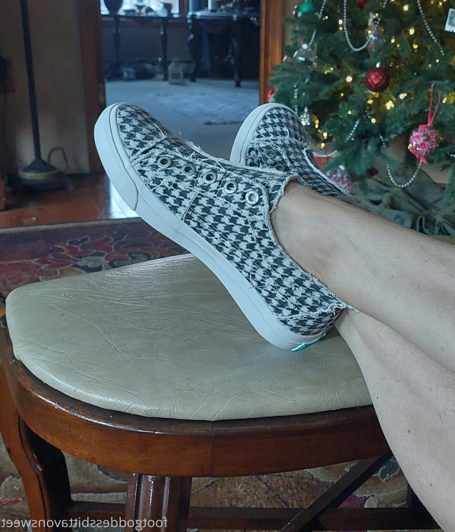 Foot Fetish Goddess Bitta VonSweet feet [ footgoddessbittavonsweet ] Onlyfans leaked photo 5949279 on Hotleaks.tv