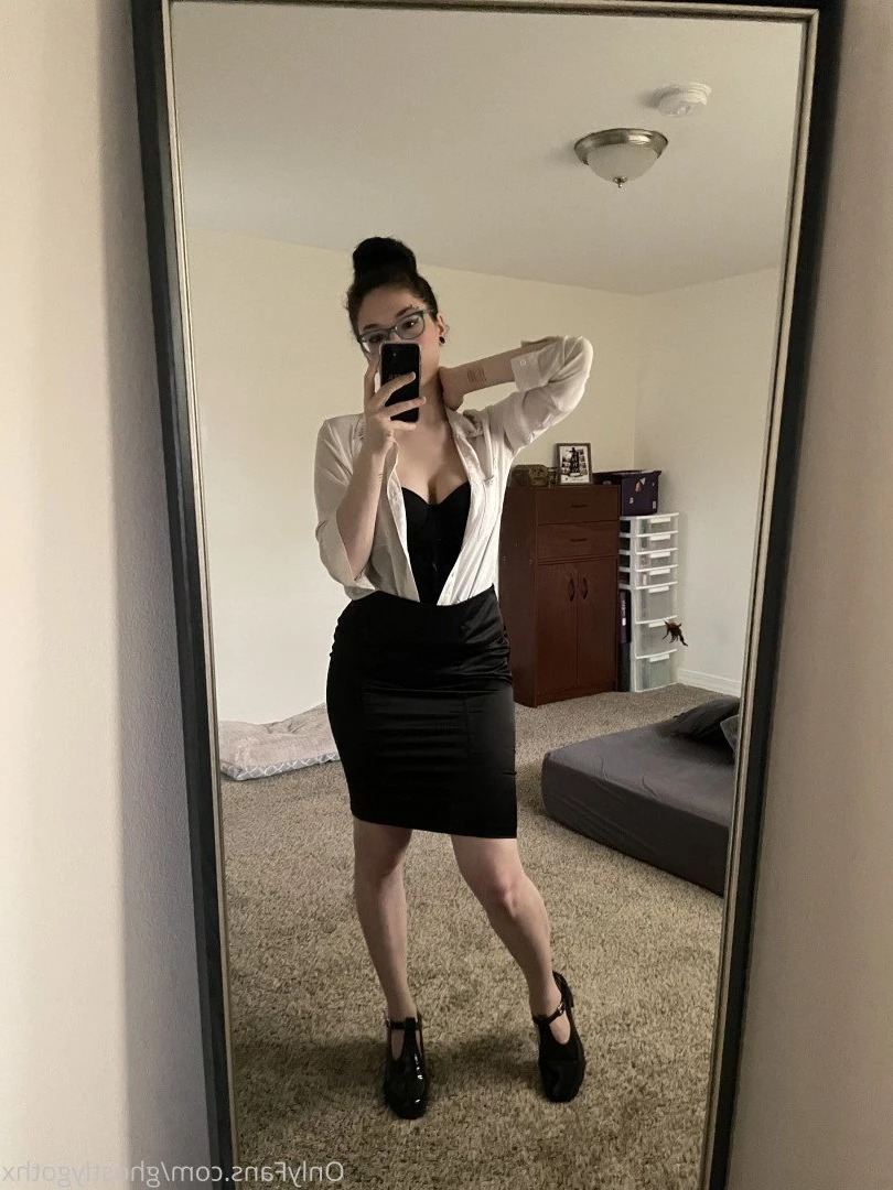 ghostlygothx Onlyfans leaked photo 3717049 on Hotleaks.tv