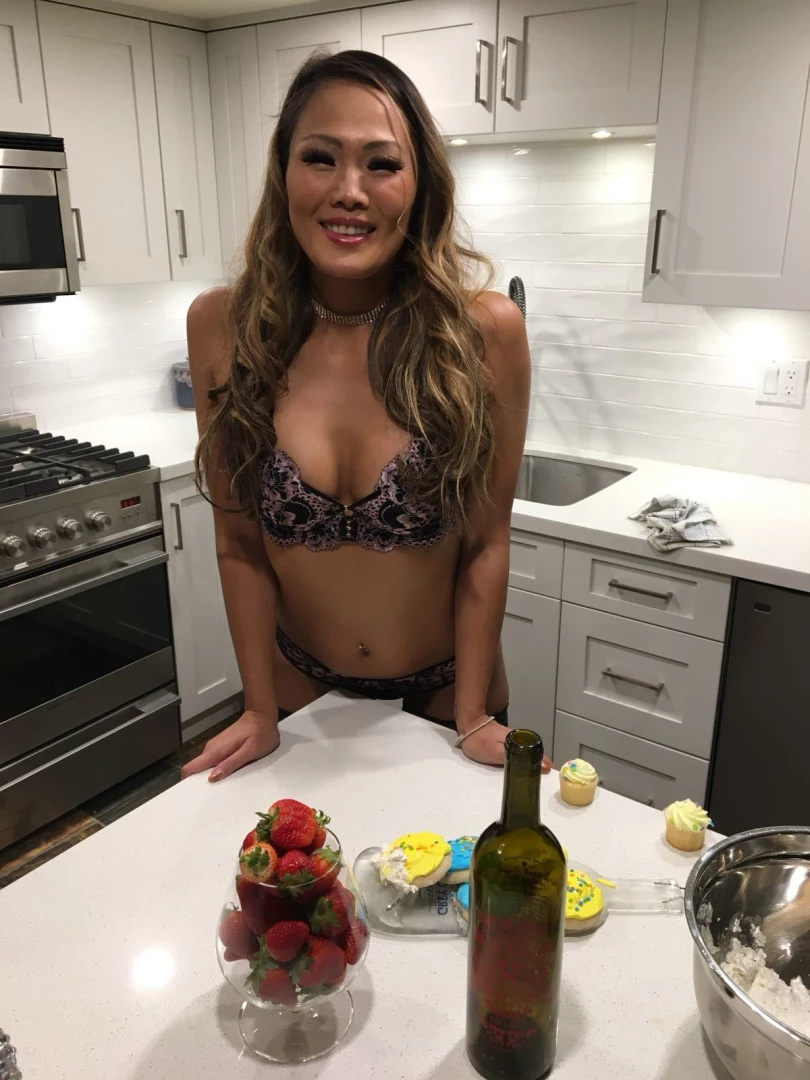 Naked news anchor GONE WILD💋 [ katemaxx ] Onlyfans leaked photo 6296757 on Hotleaks.tv