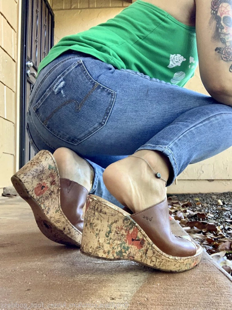 💋Kim Kisses💋 [ kim_kisses_foot_goddess ] Onlyfans leaked photo 3276779 on Hotleaks.tv