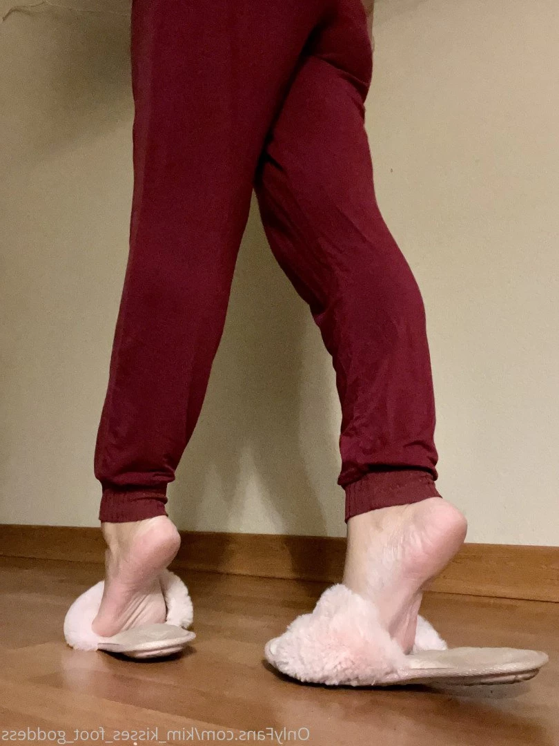 💋Kim Kisses💋 [ kim_kisses_foot_goddess ] Onlyfans leaked photo 3278329 on Hotleaks.tv