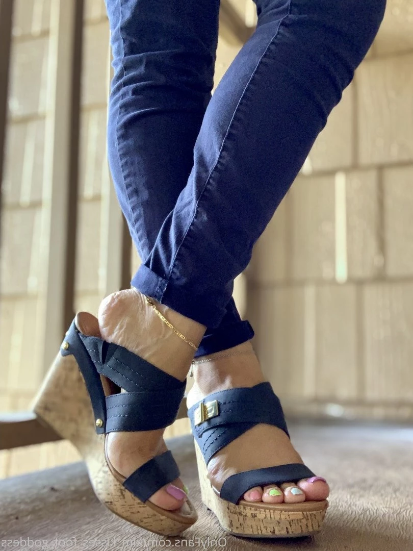 💋Kim Kisses💋 [ kim_kisses_foot_goddess ] Onlyfans leaked photo 3279063 on Hotleaks.tv