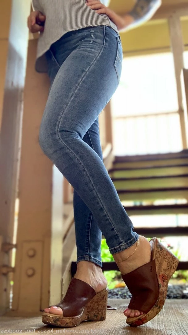 💋Kim Kisses💋 [ kim_kisses_foot_goddess ] Onlyfans leaked photo 3280403 on Hotleaks.tv