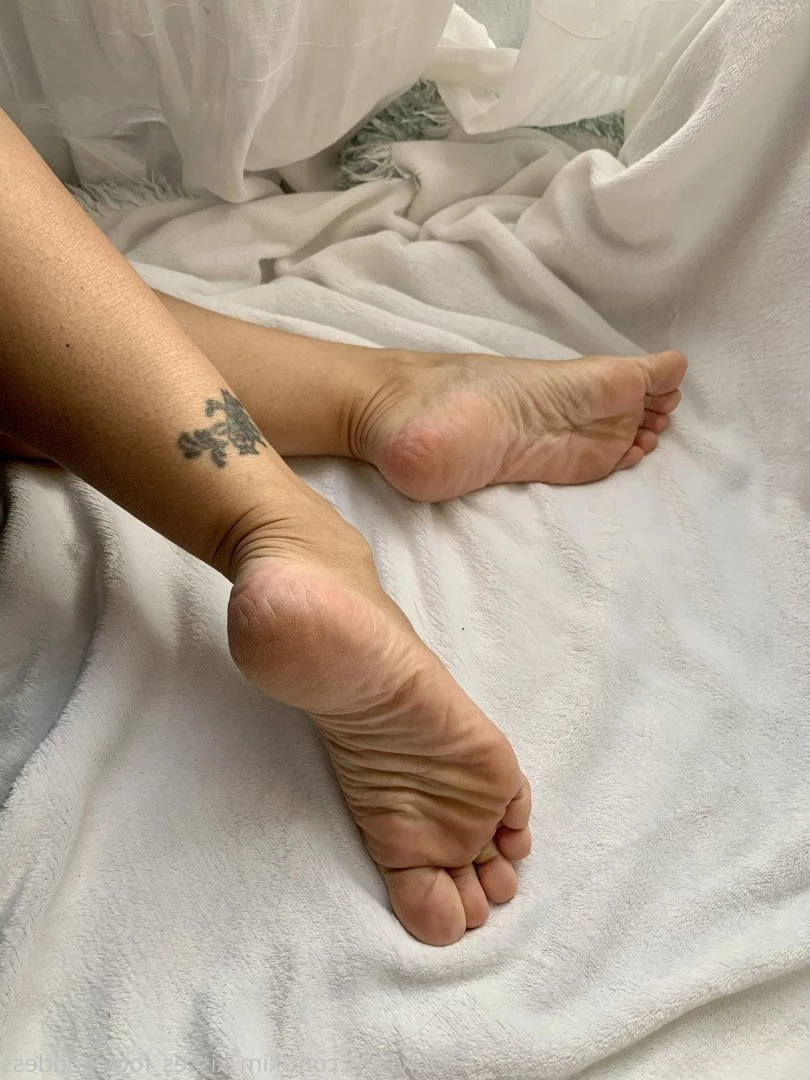 💋Kim Kisses💋 [ kim_kisses_foot_goddess ] Onlyfans leaked photo 3292044 on Hotleaks.tv