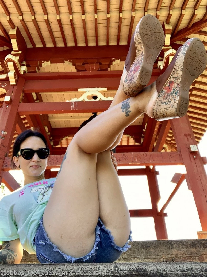 💋Kim Kisses💋 [ kim_kisses_foot_goddess ] Onlyfans leaked photo 3300776 on Hotleaks.tv