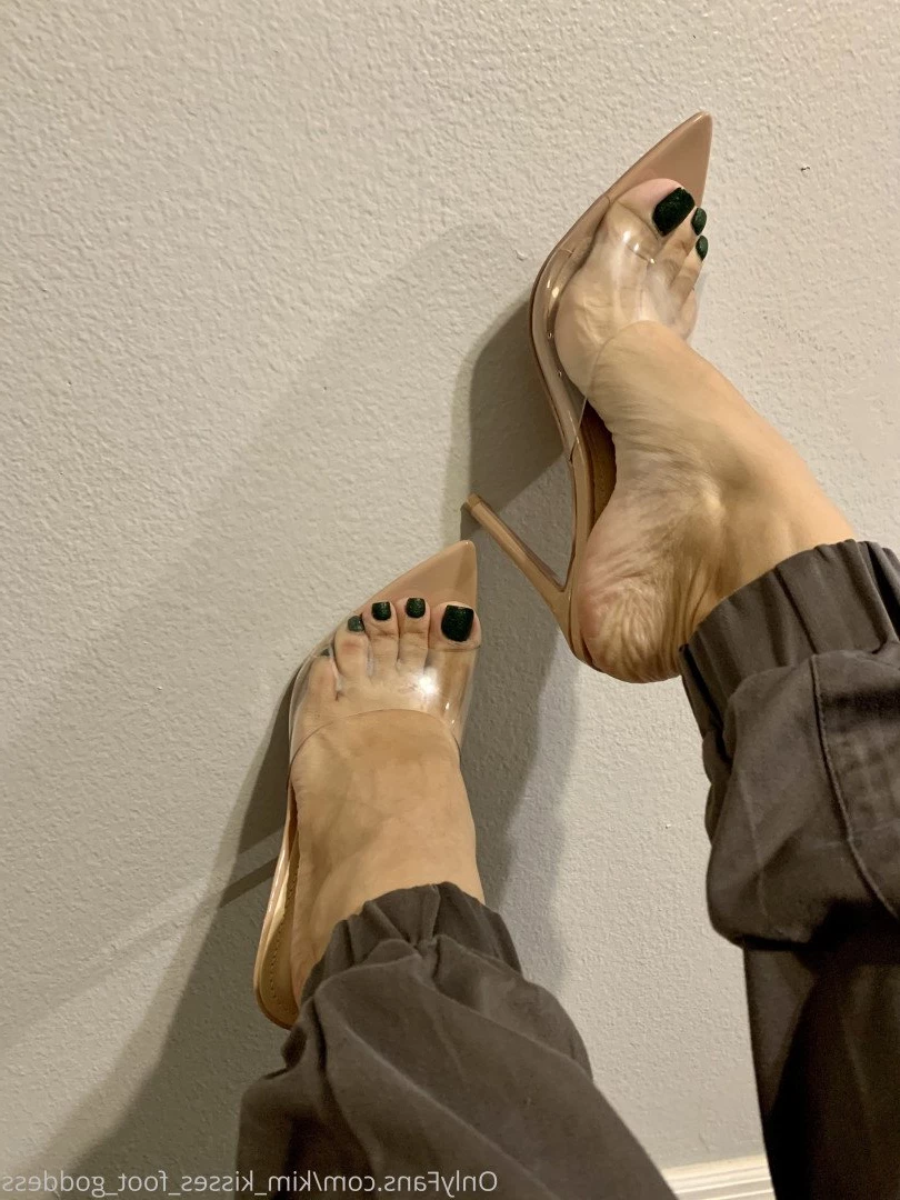 💋Kim Kisses💋 [ kim_kisses_foot_goddess ] Onlyfans leaked photo 3302914 on Hotleaks.tv