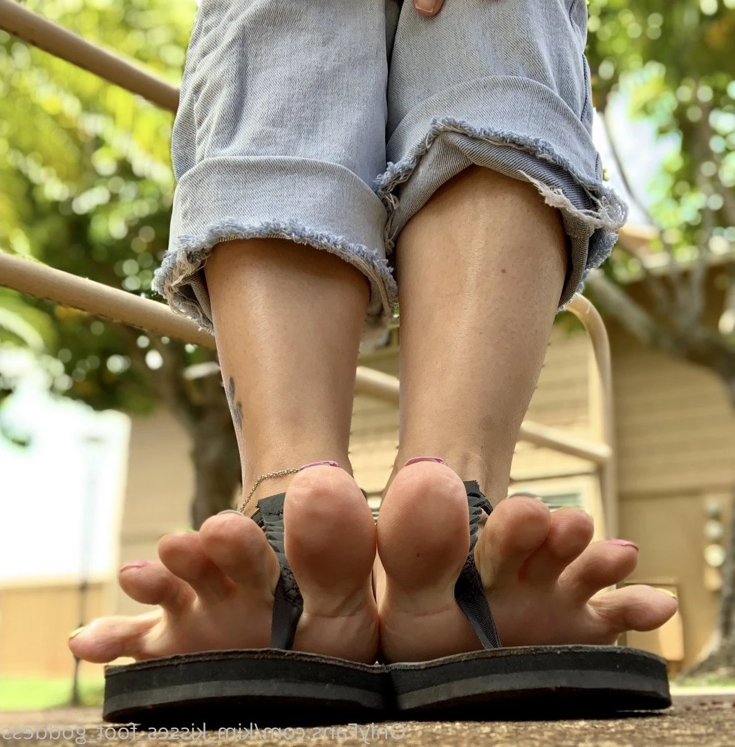 💋Kim Kisses💋 [ kim_kisses_foot_goddess ] Onlyfans leaked photo 3302982 on Hotleaks.tv