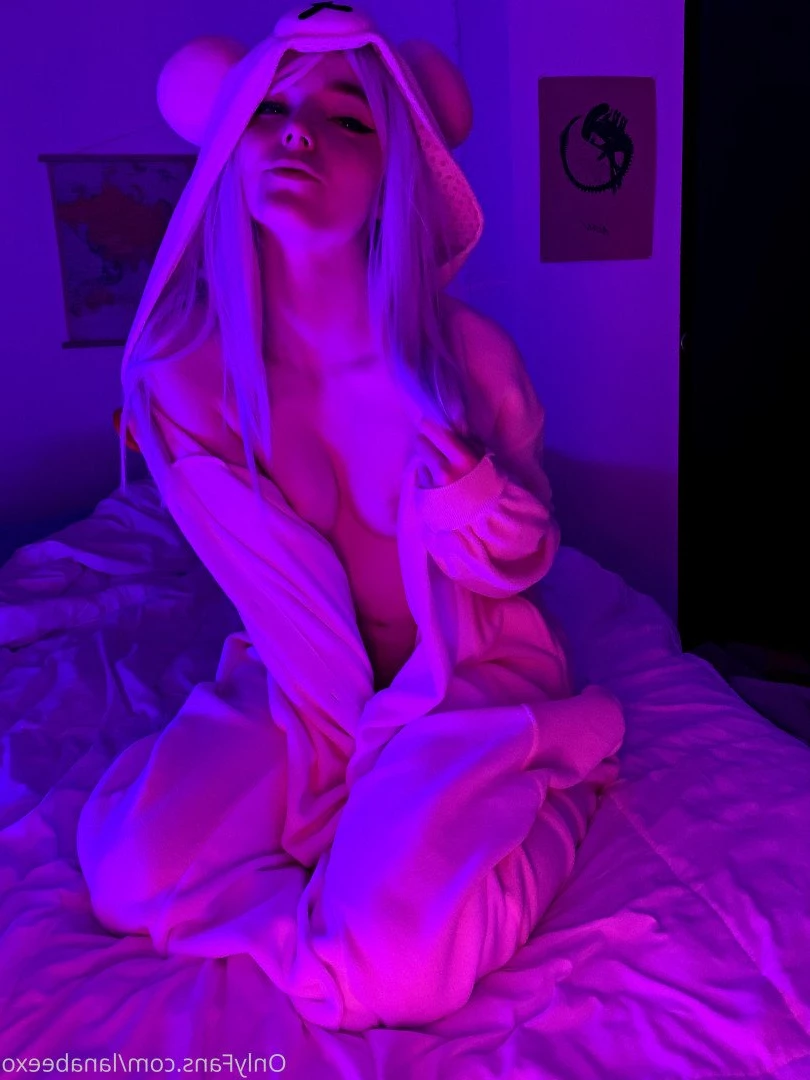 Lana Bee 🐶 (they/them) [ lanabeexo ] Onlyfans leaked photo 3236110 on Hotleaks.tv
