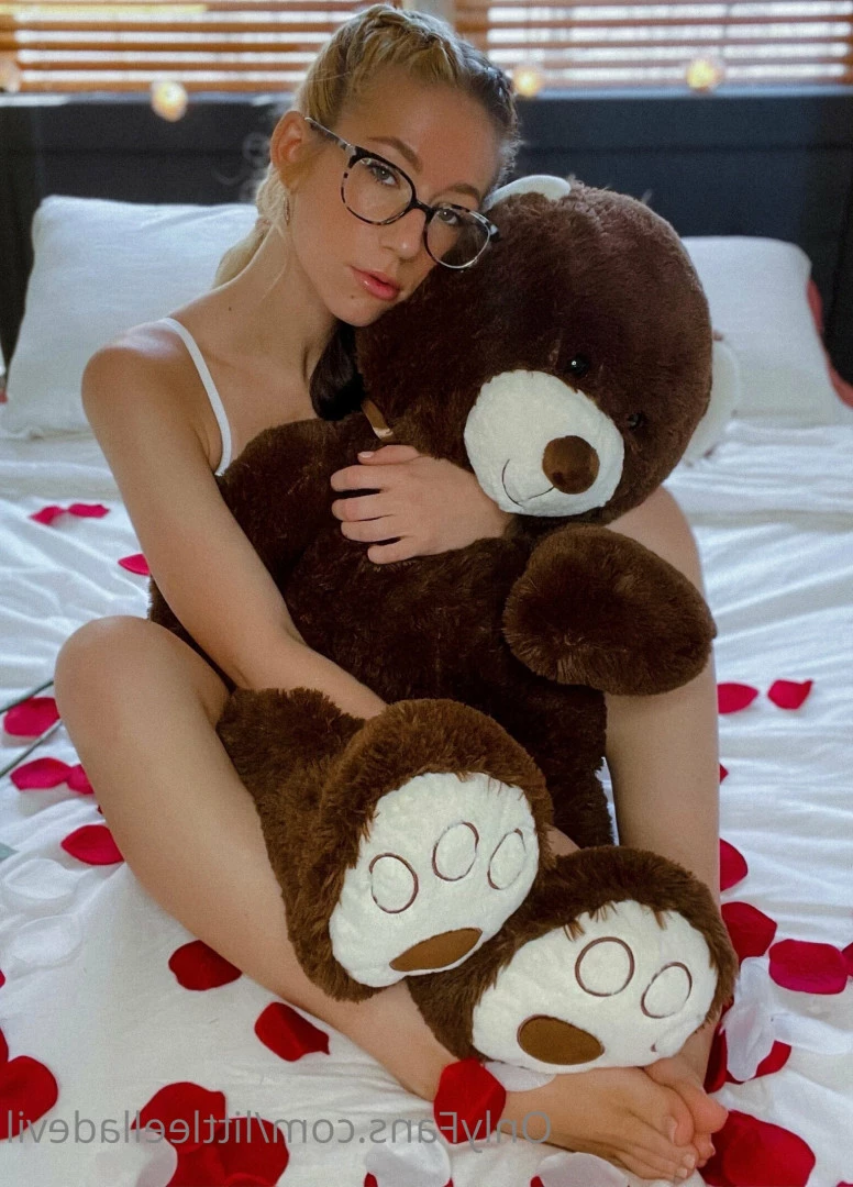 littleelladevil Onlyfans leaked photo 6264083 on Hotleaks.tv