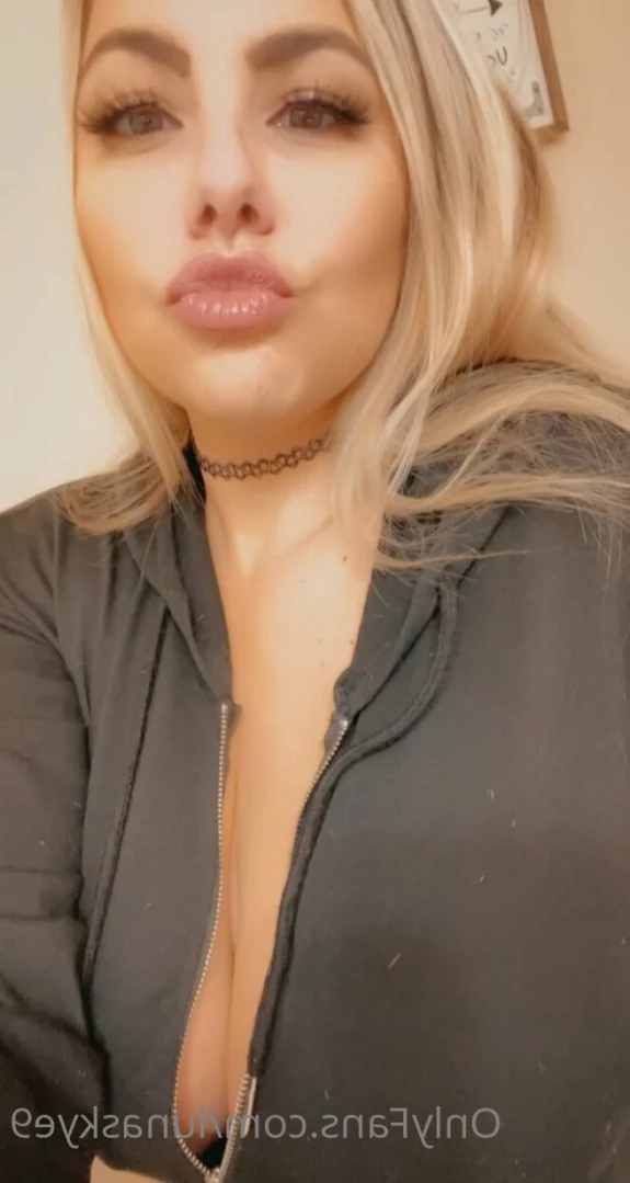 🟢 𝘿𝙤𝙢𝙢𝙚 𝙈𝙞𝙡𝙛 𝙊𝙣𝙡𝙞𝙣𝙚 𝙉𝙤𝙬 🟢 [ lunaskye9 ] Onlyfans leaked photo 10892184 on Hotleaks.tv