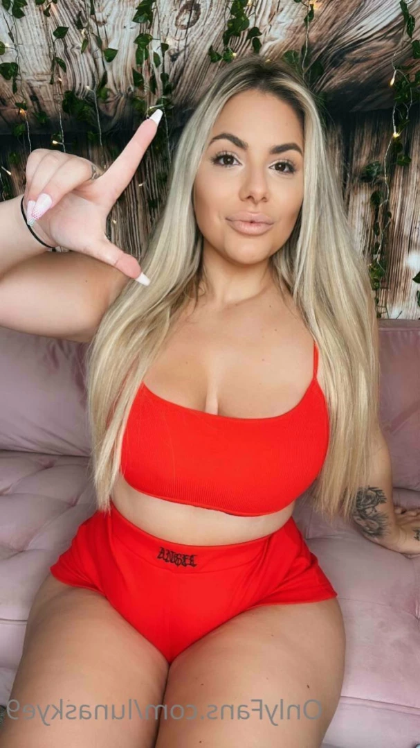 🟢 𝘿𝙤𝙢𝙢𝙚 𝙈𝙞𝙡𝙛 𝙊𝙣𝙡𝙞𝙣𝙚 𝙉𝙤𝙬 🟢 [ lunaskye9 ] Onlyfans leaked photo 11473713 on Hotleaks.tv