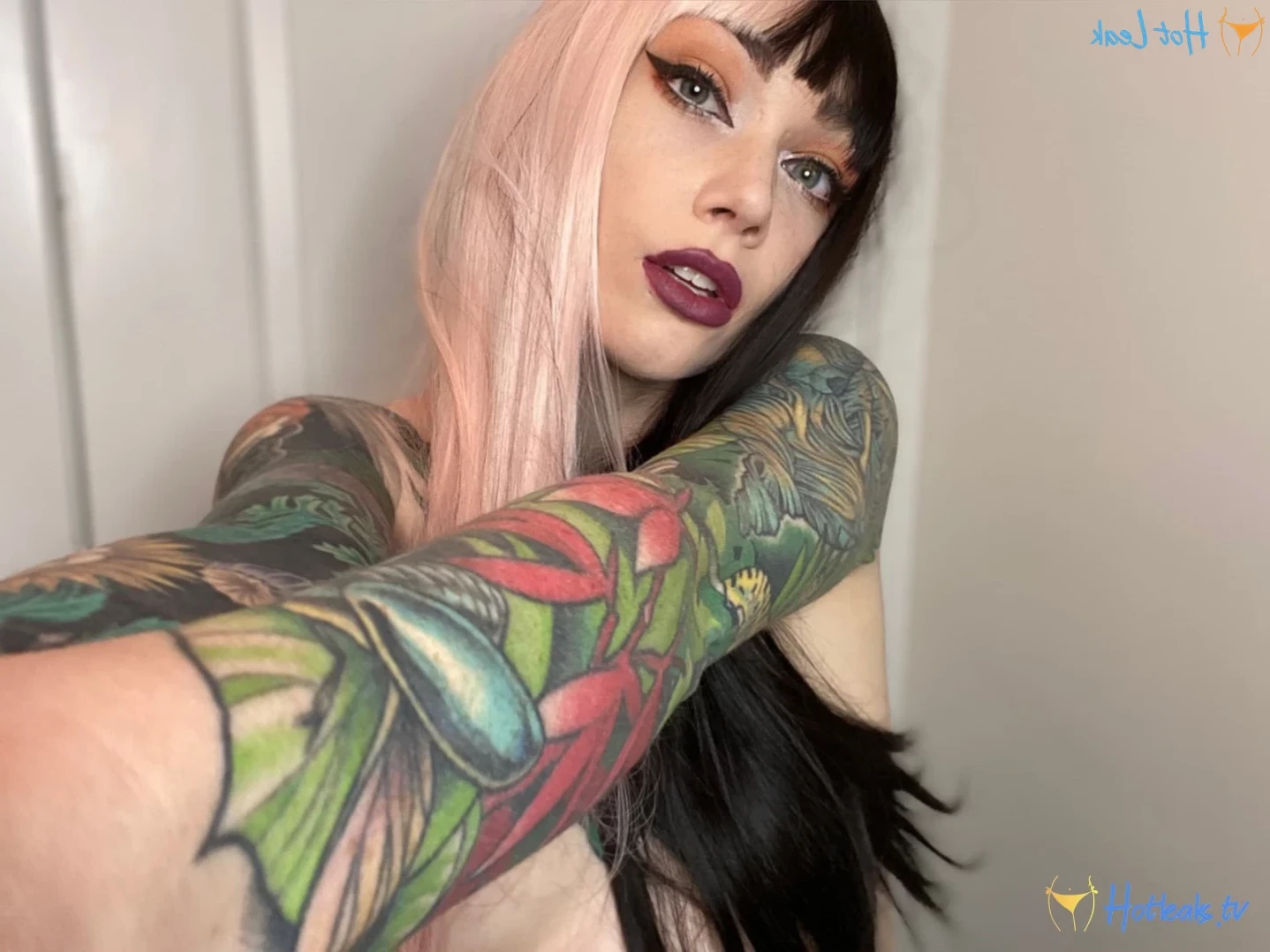 𝓈𝓂𝒶𝓁𝓁 𝓉𝒾𝓉𝓉𝓎 𝕘𝕠𝕥𝕙 𝕘𝕚𝕣𝕝𝕗𝕣𝕚𝕖𝕟𝕕 🦇 [ matildassecret ] Onlyfans leaked photo 13178436 on Hotleaks.tv