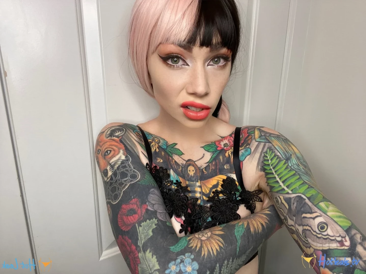 𝓈𝓂𝒶𝓁𝓁 𝓉𝒾𝓉𝓉𝓎 𝕘𝕠𝕥𝕙 𝕘𝕚𝕣𝕝𝕗𝕣𝕚𝕖𝕟𝕕 🦇 [ matildassecret ] Onlyfans leaked photo 13178566 on Hotleaks.tv