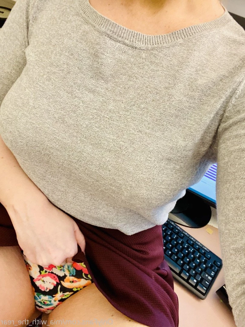 🍑 Mia 🍑 [ mia_with_the_rear ] Onlyfans leaked photo 3069901 on Hotleaks.tv