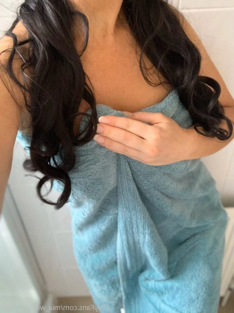 🍑 Mia 🍑 [ mia_with_the_rear ] Onlyfans leaked photo 3073584 on Hotleaks.tv
