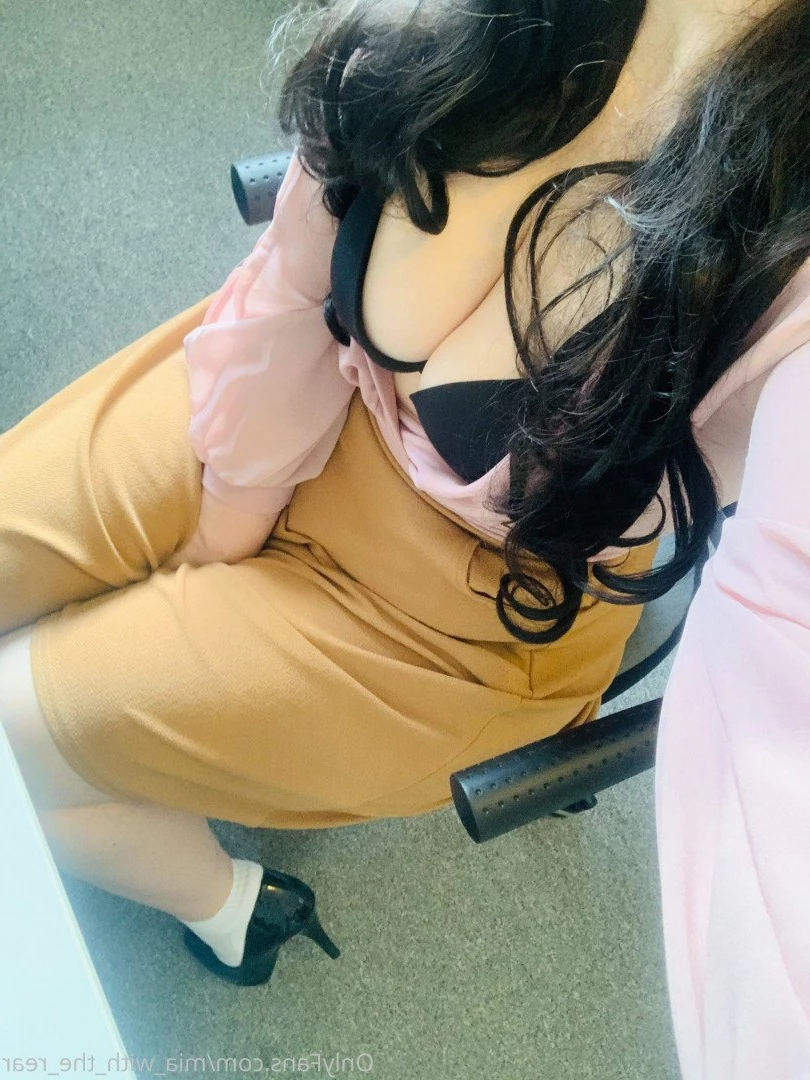 🍑 Mia 🍑 [ mia_with_the_rear ] Onlyfans leaked photo 3073591 on Hotleaks.tv