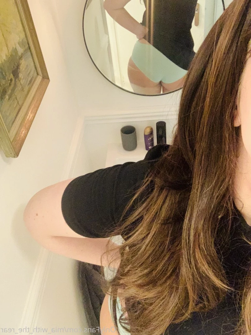 🍑 Mia 🍑 [ mia_with_the_rear ] Onlyfans leaked photo 3074008 on Hotleaks.tv