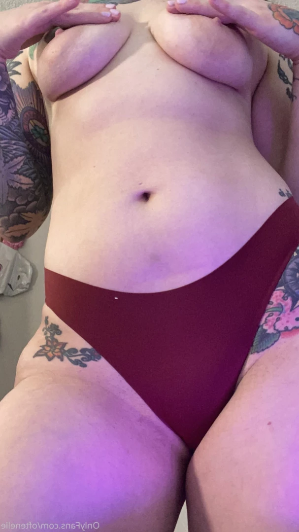 oftenelle Onlyfans leaked photo 12958954 on Hotleaks.tv